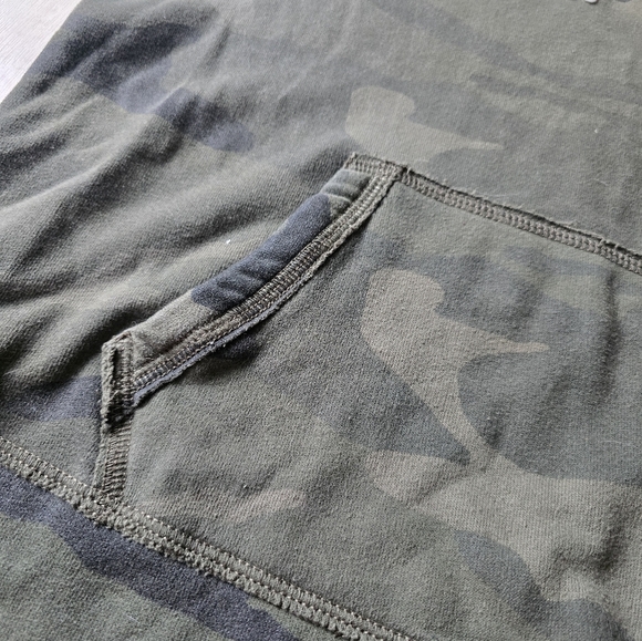 Abercrombie And Fitch Camo Hoodie Size Medium - Picture 3 of 8